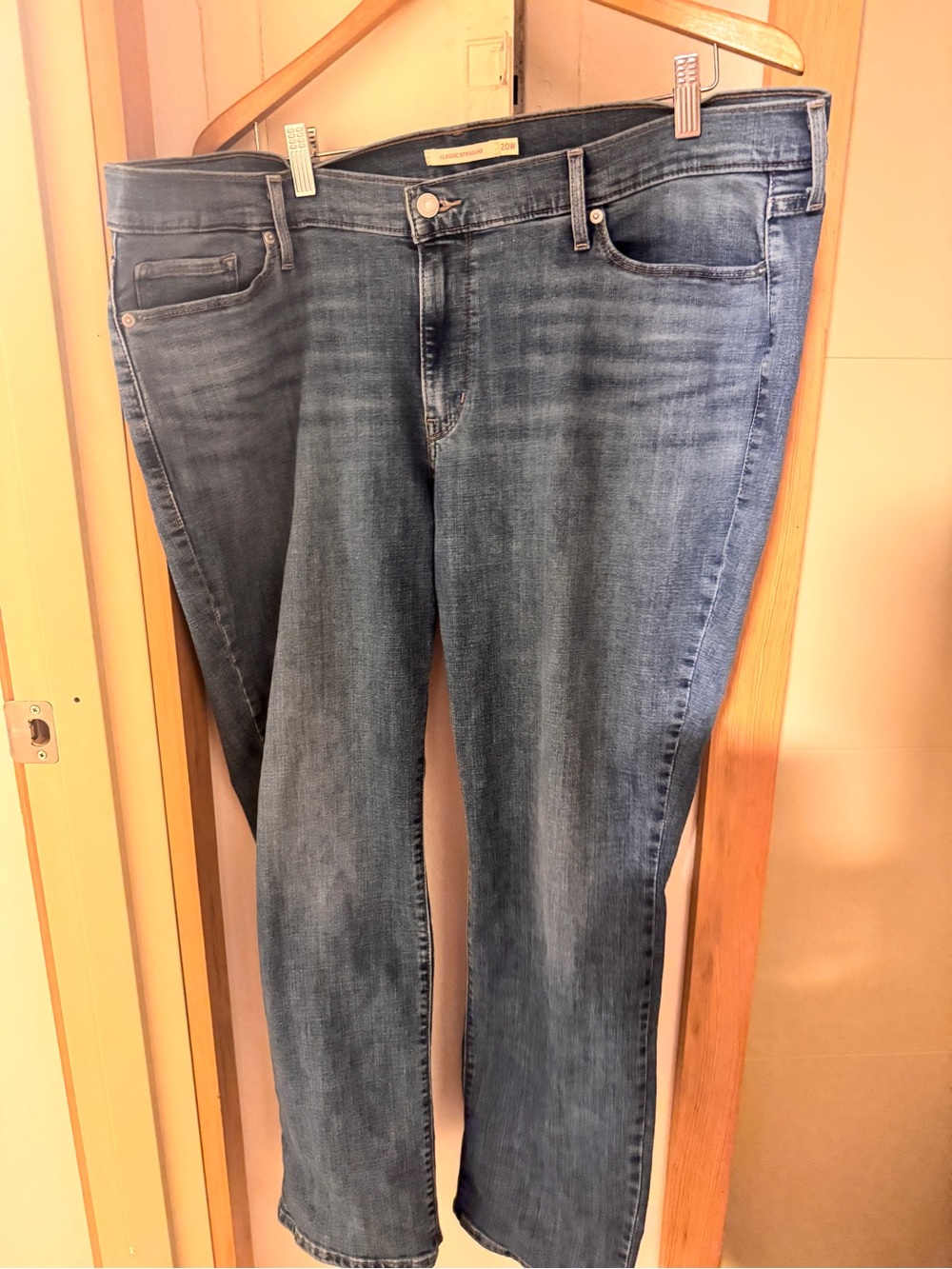 Levi's Women's Straight-Leg Jeans - Blue Wash